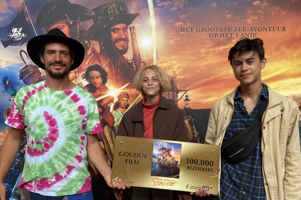 Piraten Van Hiernaast veroveren de Gouden Film